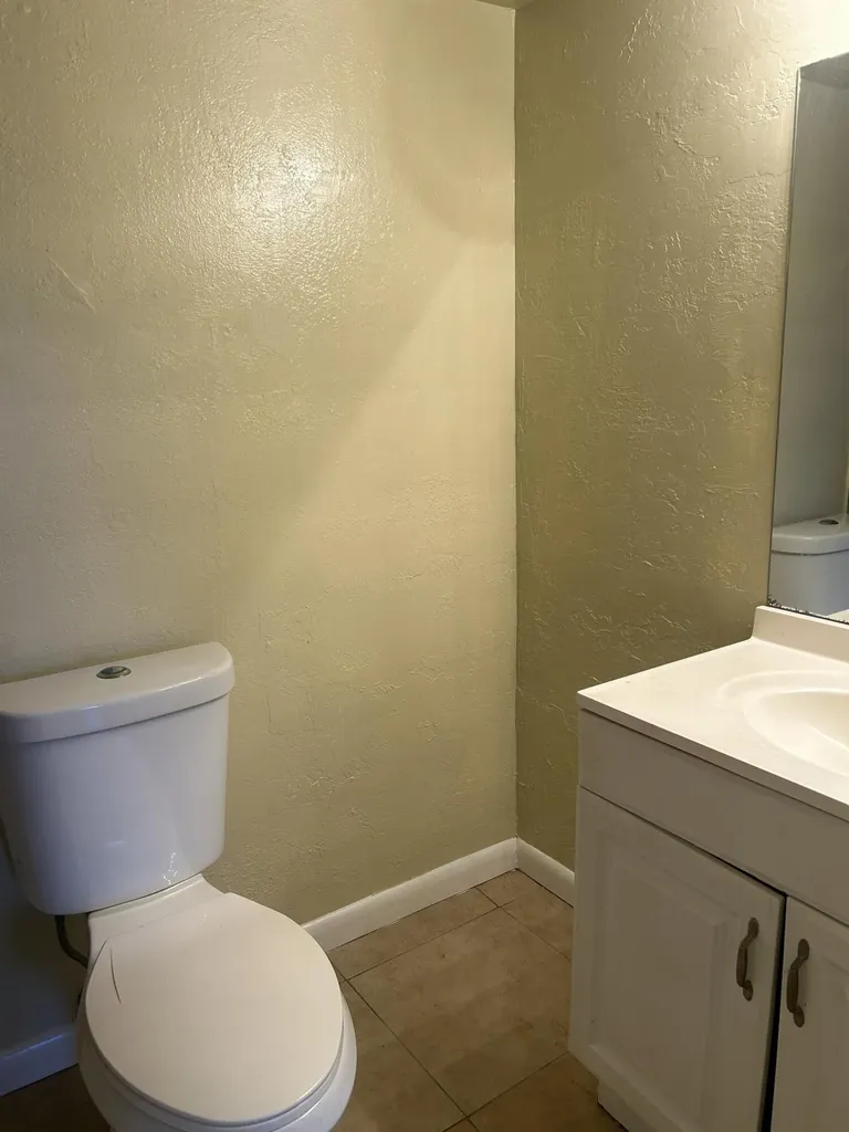 4304 NW 9th Deerfield Beach FL 33064