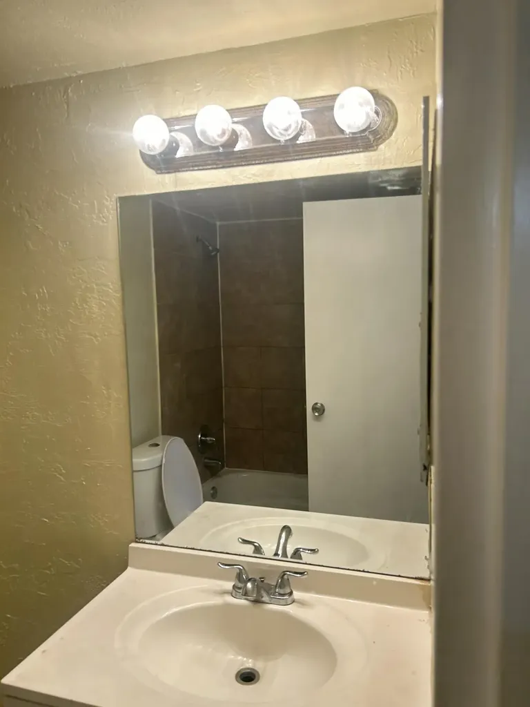 4304 NW 9th Deerfield Beach FL 33064