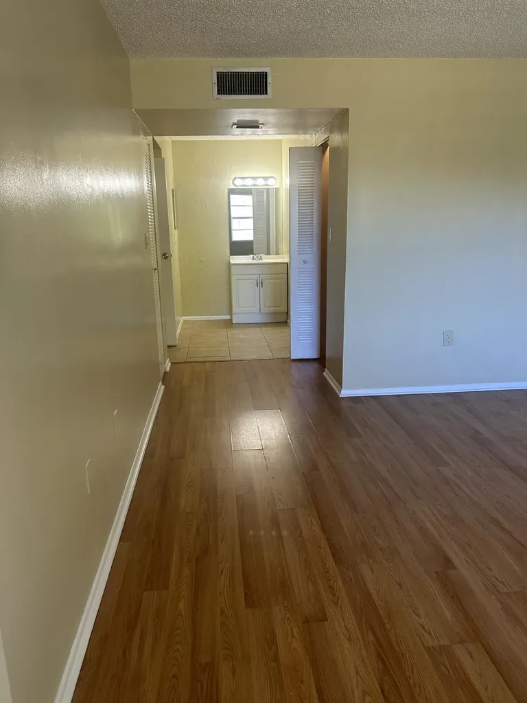 4304 NW 9th Deerfield Beach FL 33064