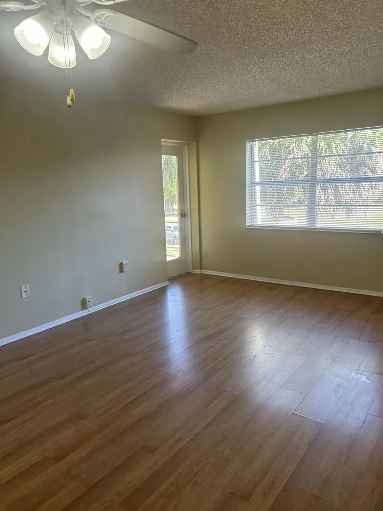 4304 NW 9th Deerfield Beach FL 33064