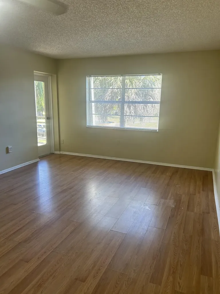 4304 NW 9th Deerfield Beach FL 33064