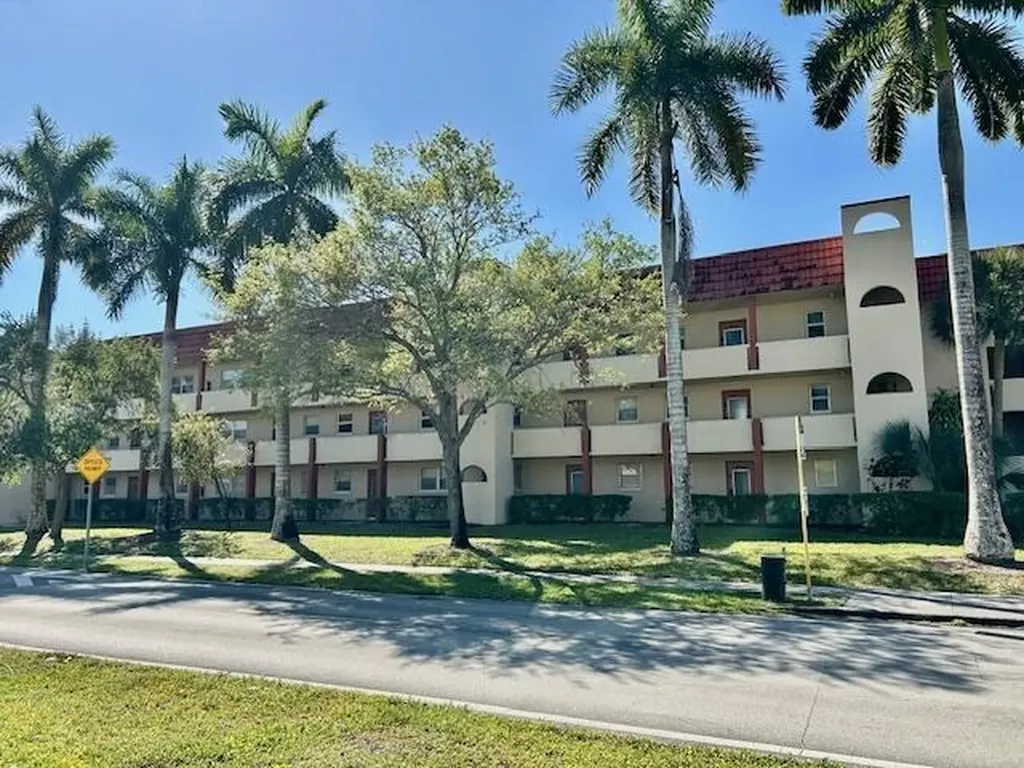7960 Sunrise Lakes Drive N Sunrise FL 33322