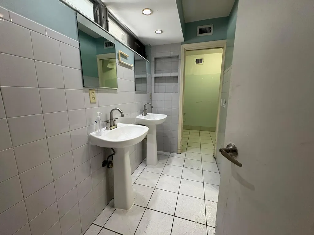202 Palm Court Delray Beach FL 33444