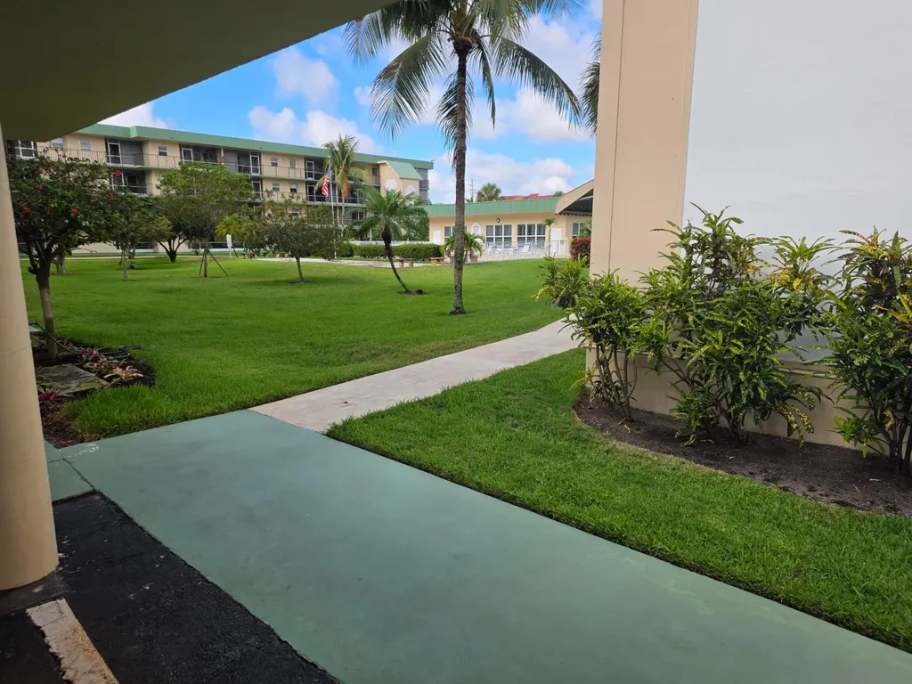 808 SE 7th Street Deerfield Beach FL 33441