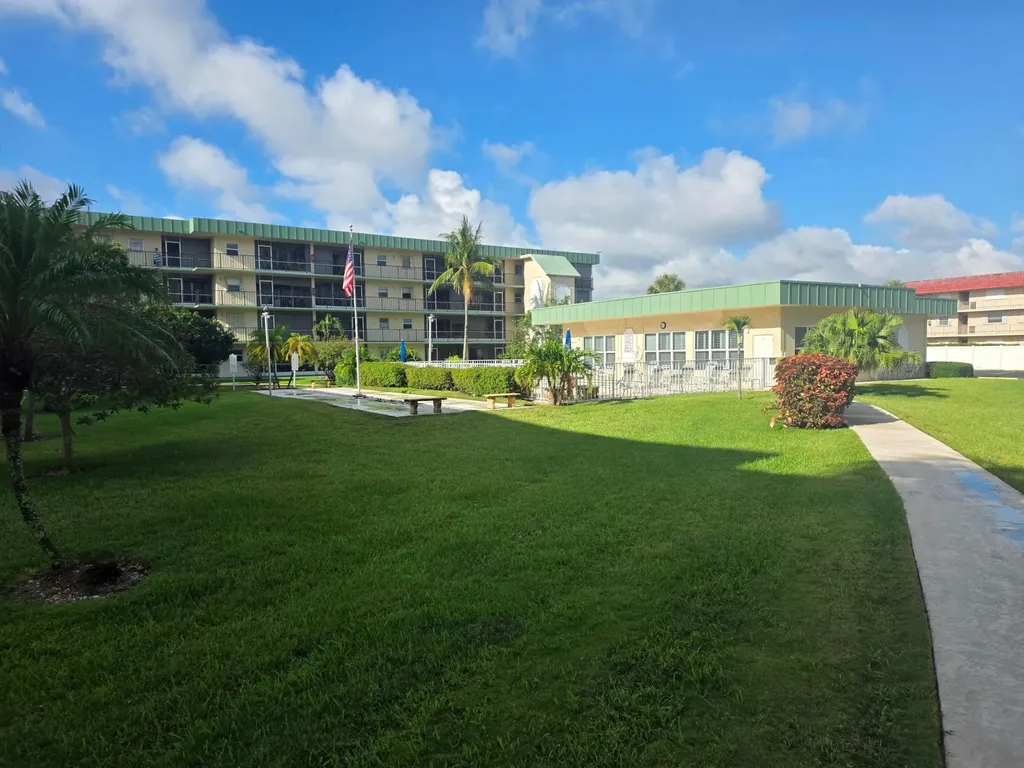 808 SE 7th Street Deerfield Beach FL 33441