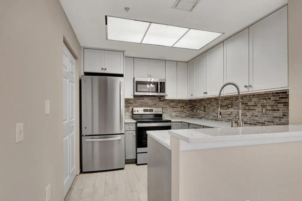 2804 Sarento Place Palm Beach Gardens FL 33410