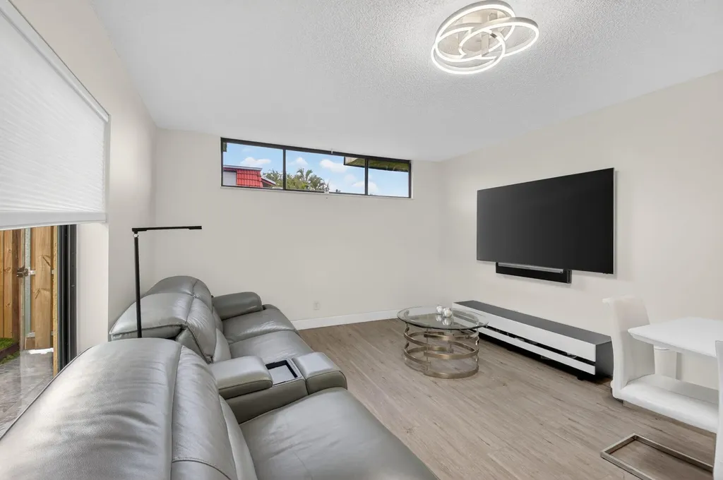 8385 Trent Court Boca Raton FL 33433
