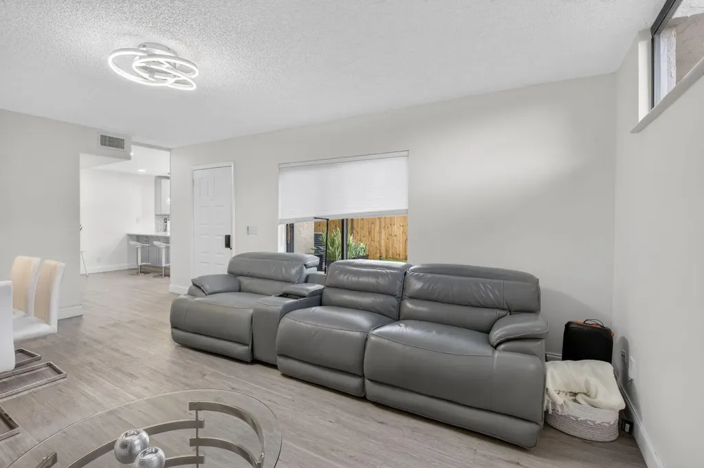8385 Trent Court Boca Raton FL 33433