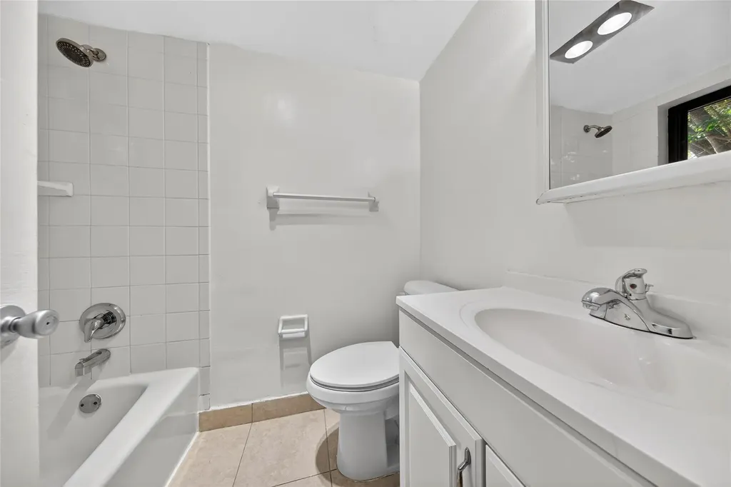 2201 NE 36th Street Lighthouse Point FL 33064