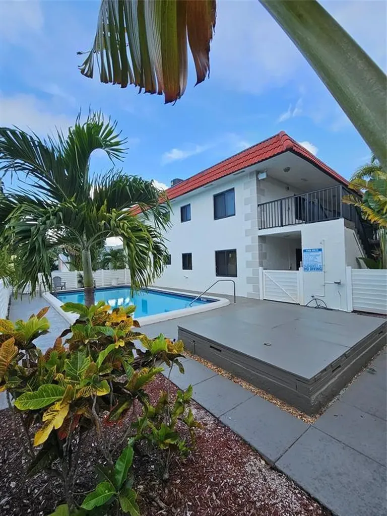 2201 NE 36th Street Lighthouse Point FL 33064