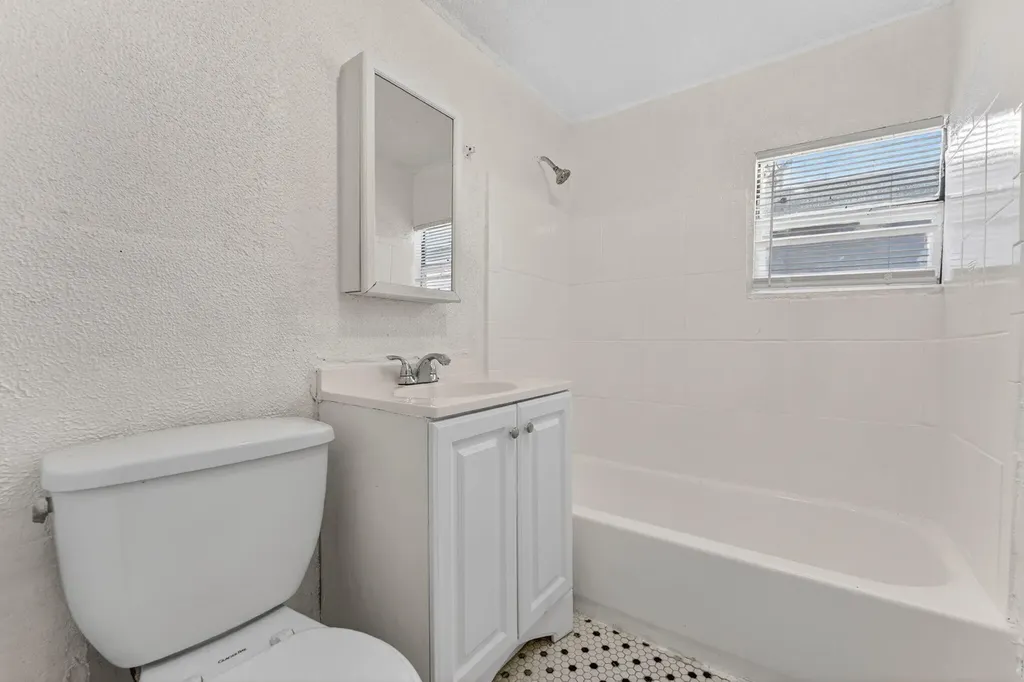 2917 NW 7th Court Fort Lauderdale FL 33311