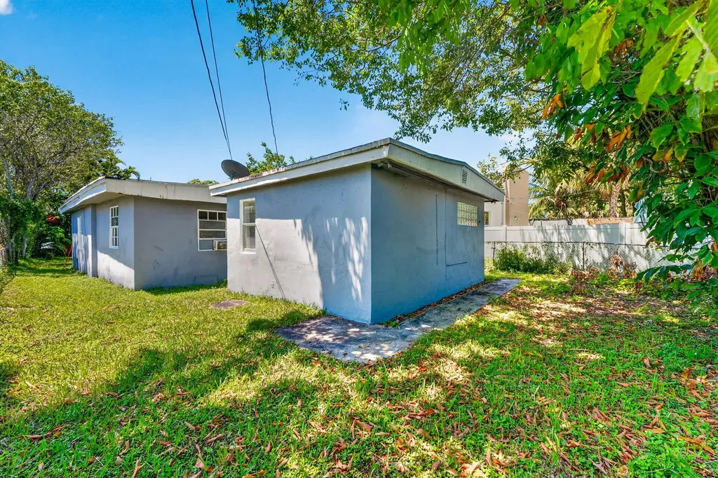 2917 NW 7th Court Fort Lauderdale FL 33311