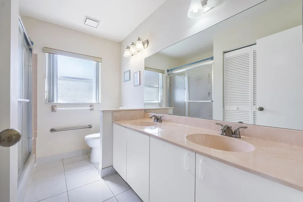 7484 NW 21st Street Margate FL 33063