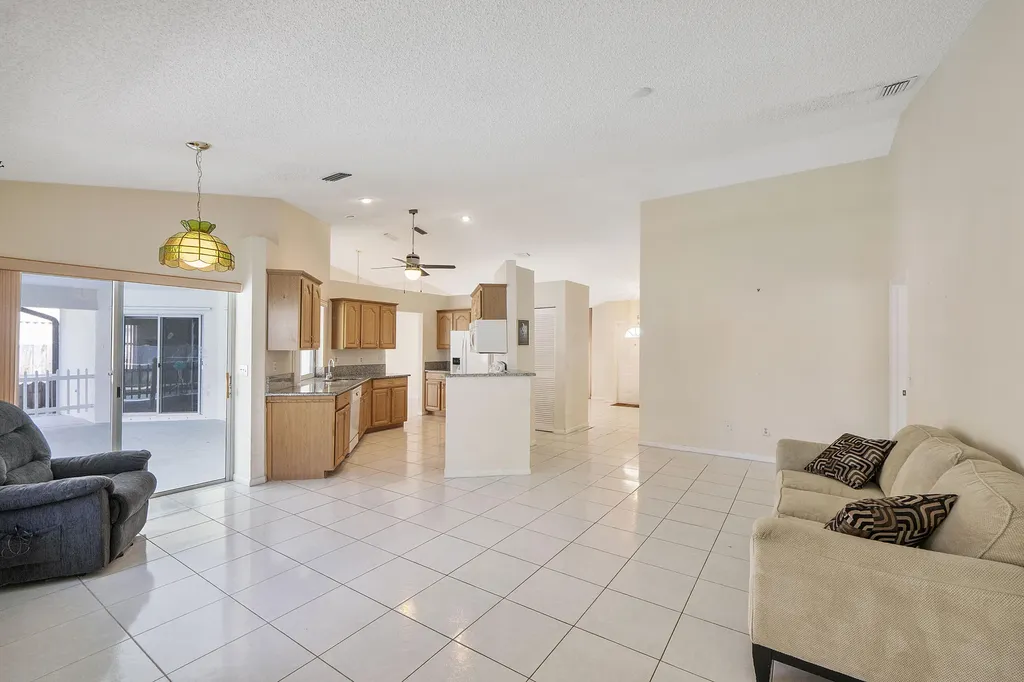 7484 NW 21st Street Margate FL 33063