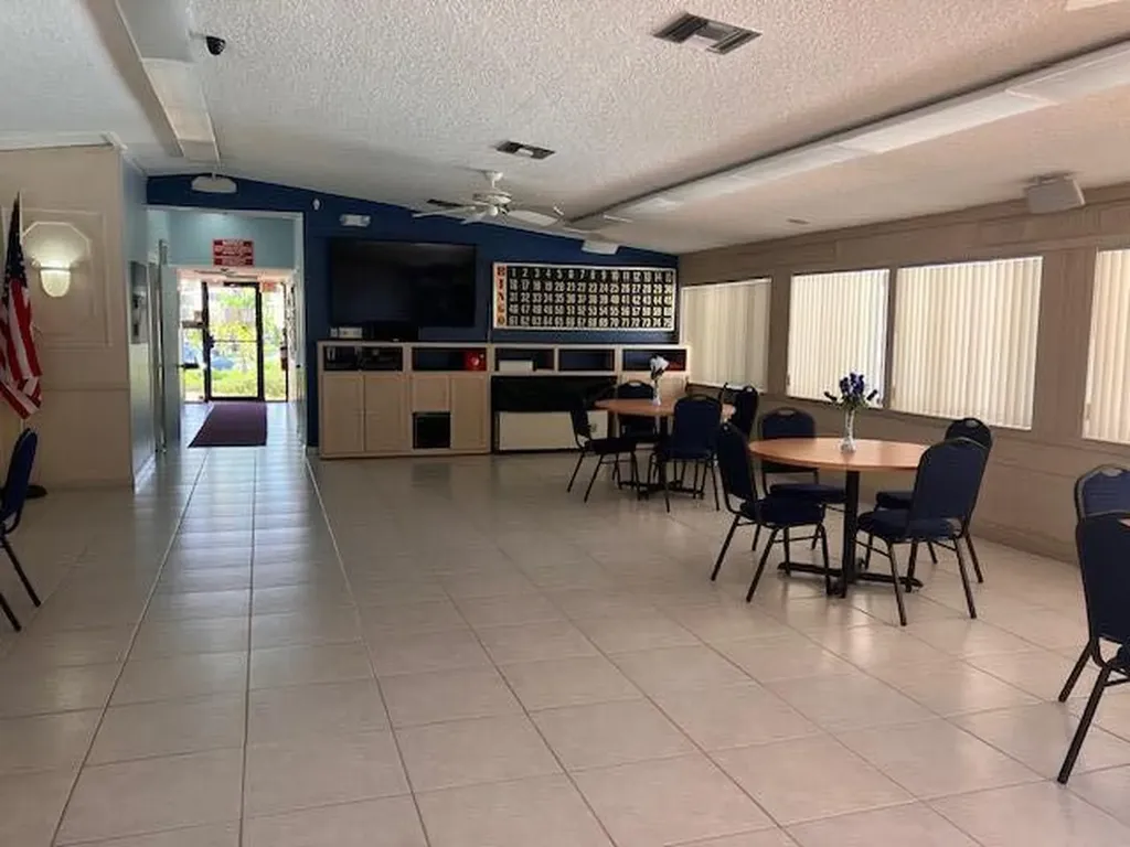 102 Lake Pine Circle Greenacres FL 33463