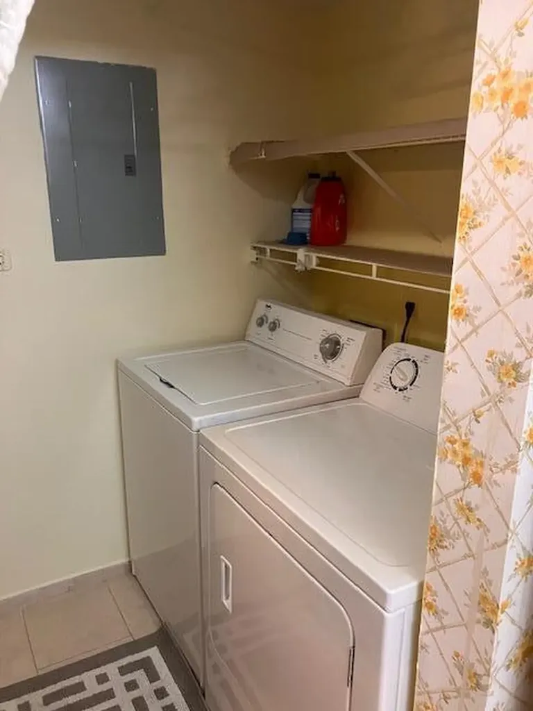 102 Lake Pine Circle Greenacres FL 33463