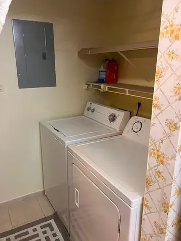 102 Lake Pine Circle Greenacres FL 33463