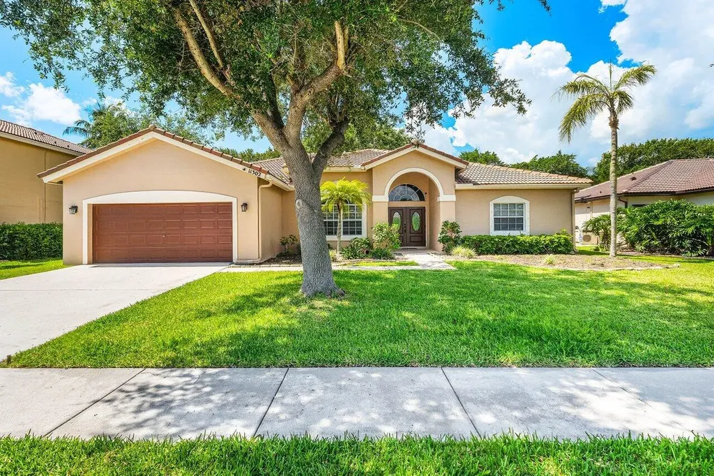 11302 Edgewater Circle Wellington FL 33414