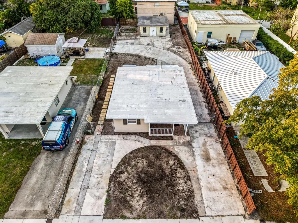 611 NE 34th Street Pompano Beach FL 33064