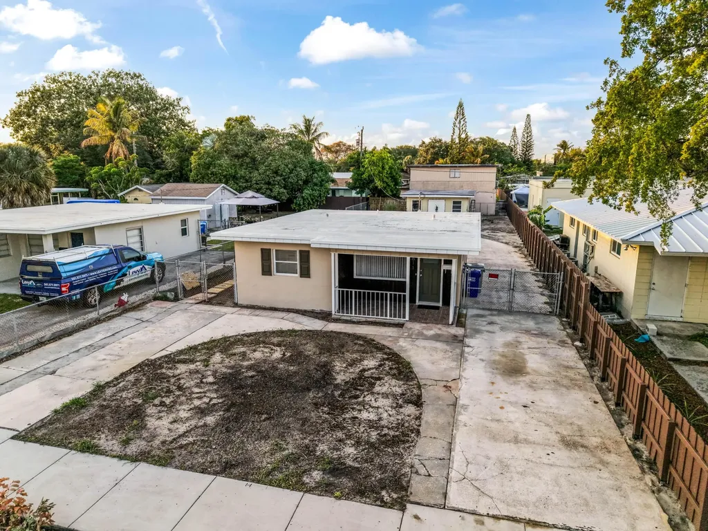 611 NE 34th Street Pompano Beach FL 33064