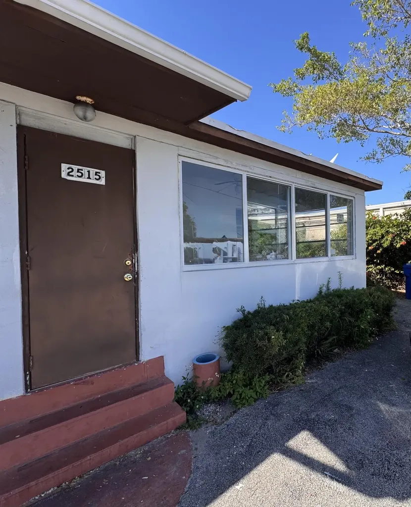 2515 Avenue E Riviera Beach FL 33404