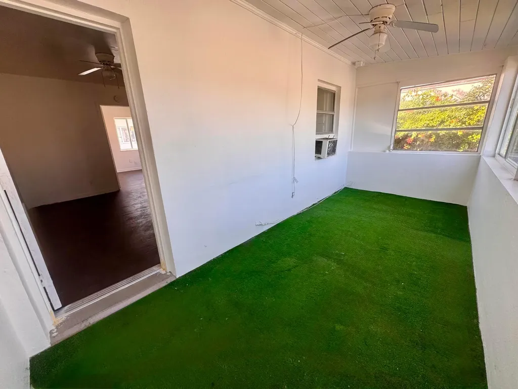 2515 Avenue E Riviera Beach FL 33404