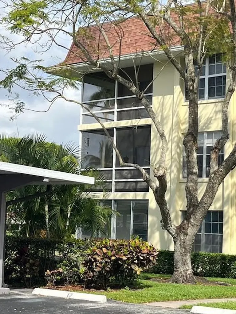 5500 Tamberlane Circle Palm Beach Gardens FL 33418