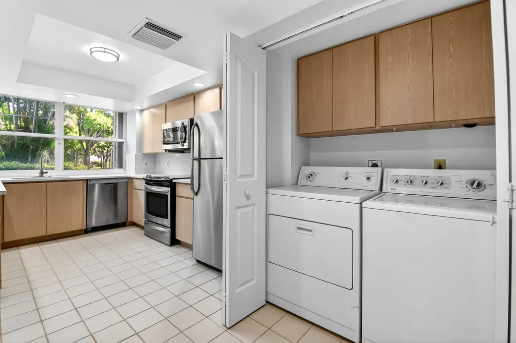 8111 Northboro Court Lake Clarke Shores FL 33406