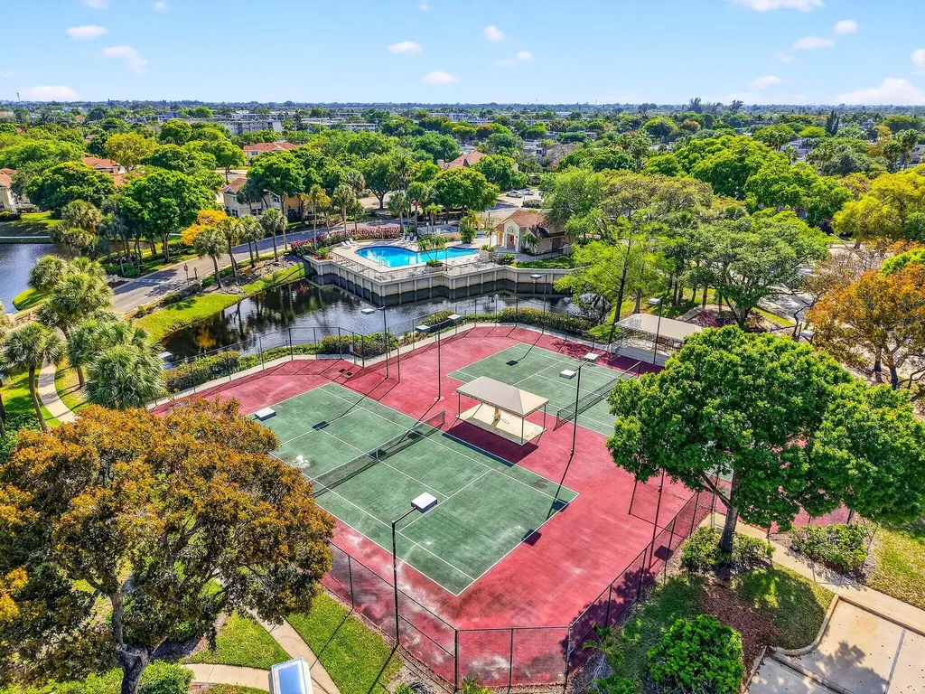 8111 Northboro Court Lake Clarke Shores FL 33406