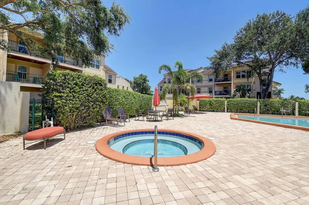 8111 Northboro Court Lake Clarke Shores FL 33406