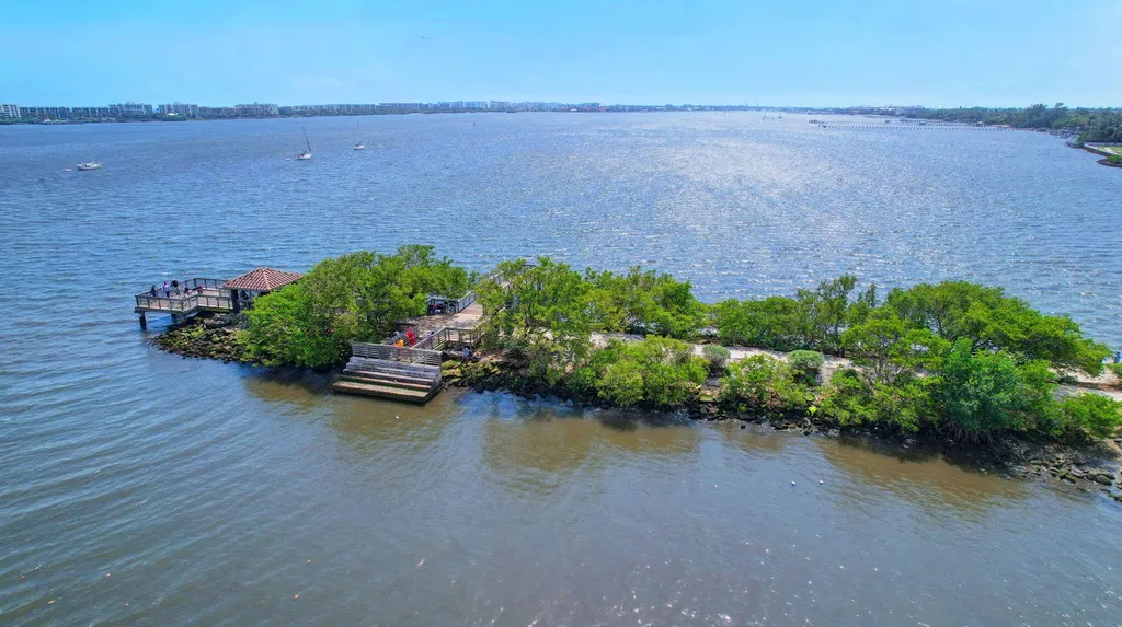 8111 Northboro Court Lake Clarke Shores FL 33406