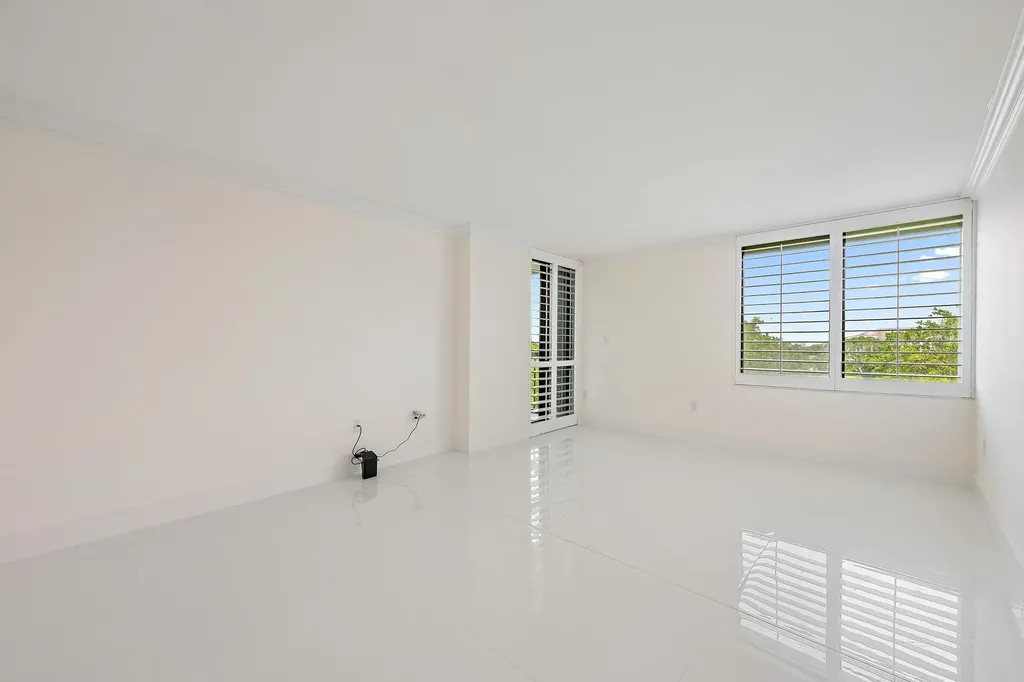 2450 Presidential Way West Palm Beach FL 33401