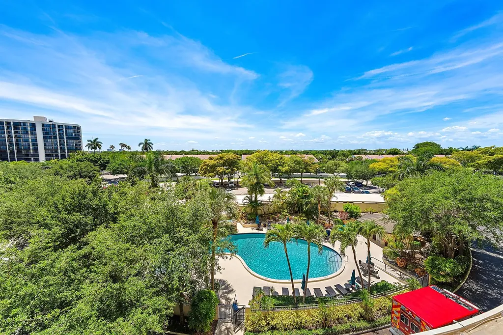 2450 Presidential Way West Palm Beach FL 33401