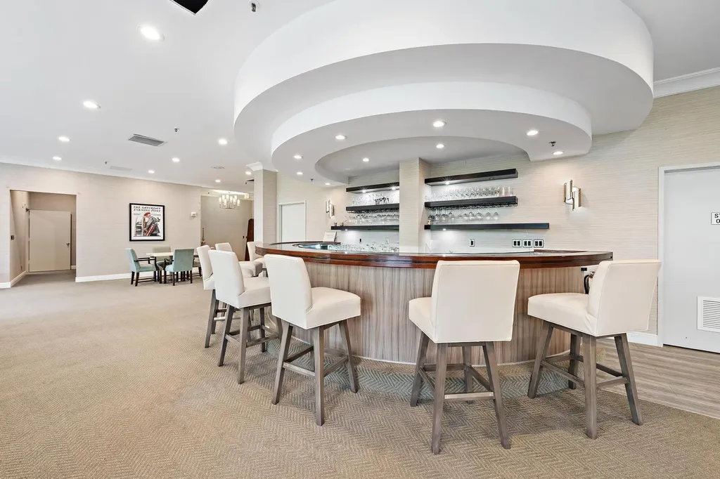 2450 Presidential Way West Palm Beach FL 33401