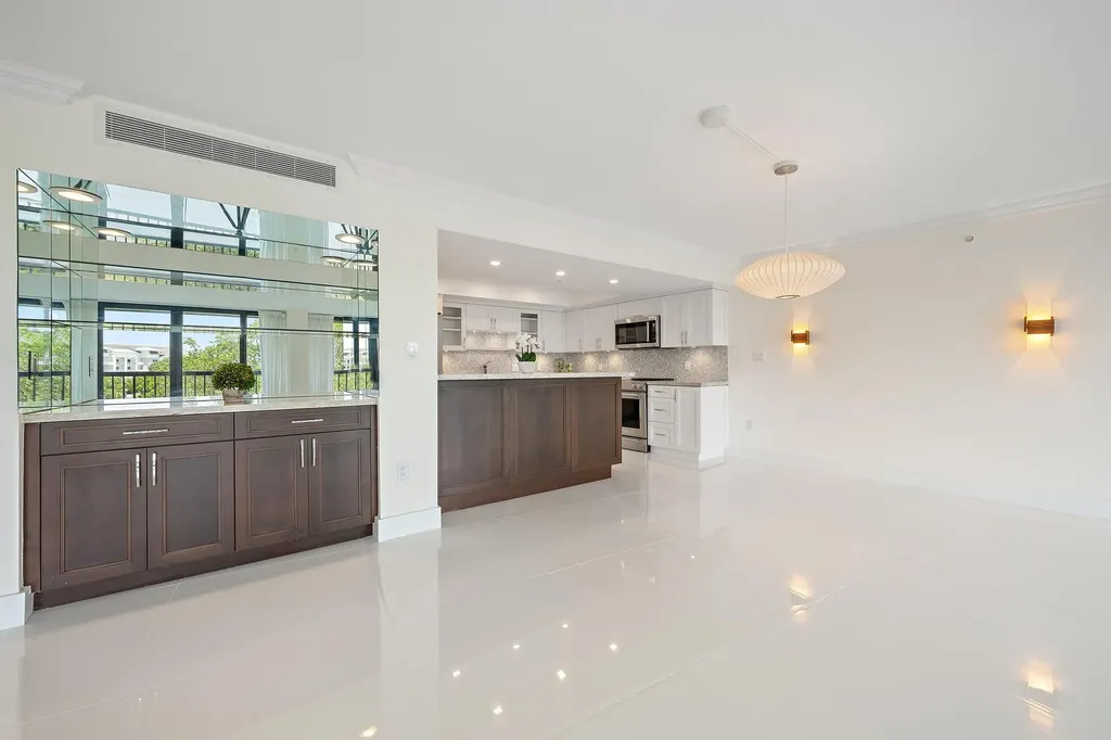 2450 Presidential Way West Palm Beach FL 33401
