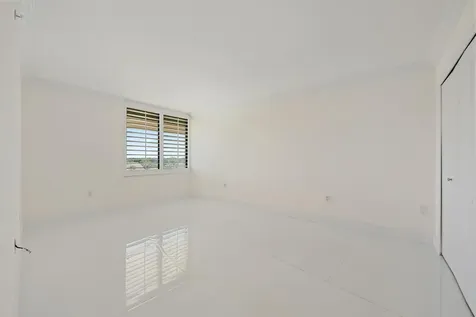 2450 Presidential Way West Palm Beach FL 33401