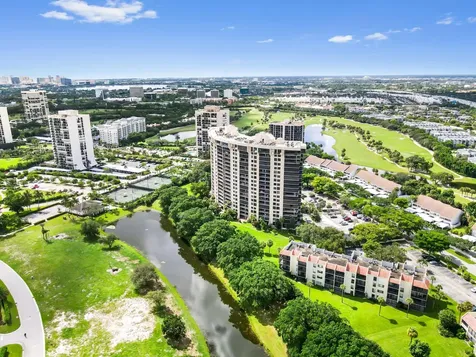 2450 Presidential Way West Palm Beach FL 33401