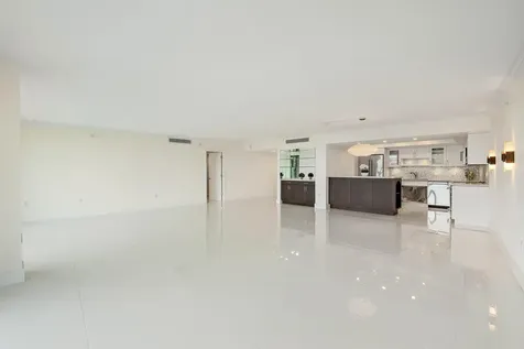 2450 Presidential Way West Palm Beach FL 33401