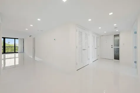 2450 Presidential Way West Palm Beach FL 33401