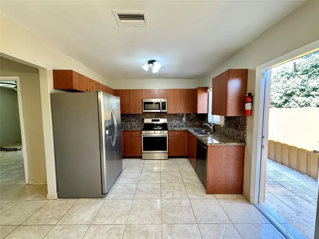 6133 Buchanan Street Hollywood FL 33024