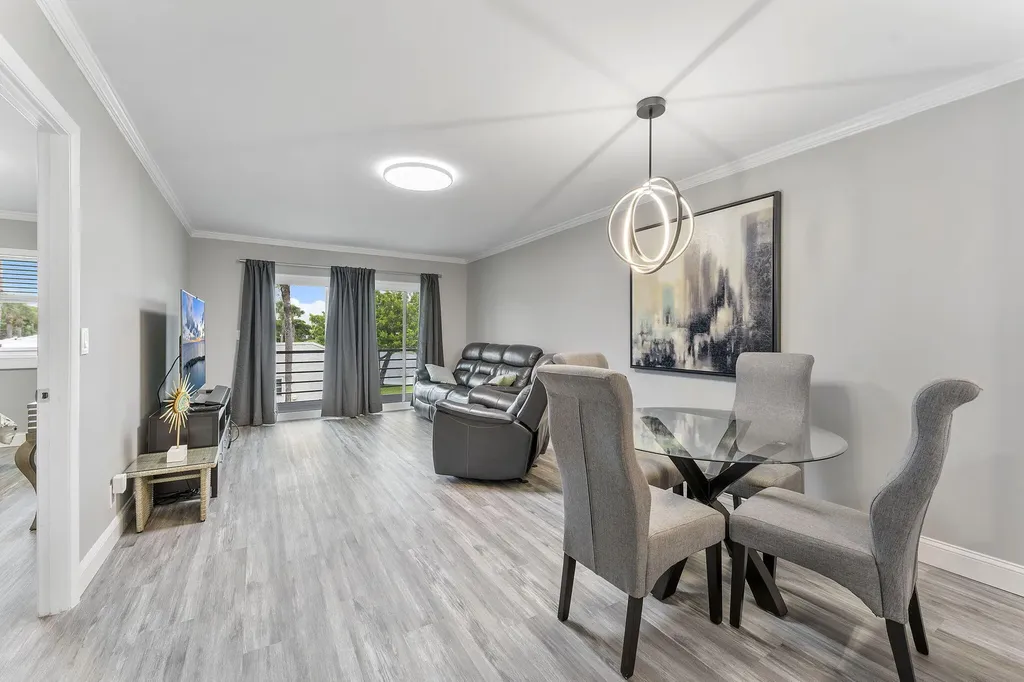 118 Lake Constance Drive West Palm Beach FL 33411