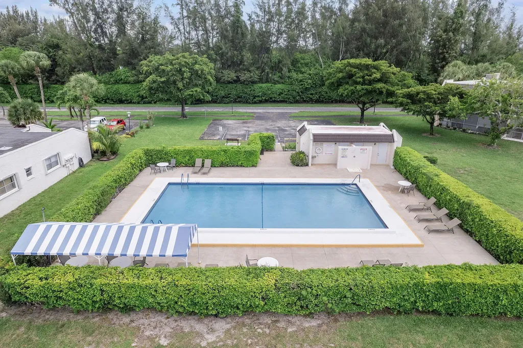 118 Lake Constance Drive West Palm Beach FL 33411