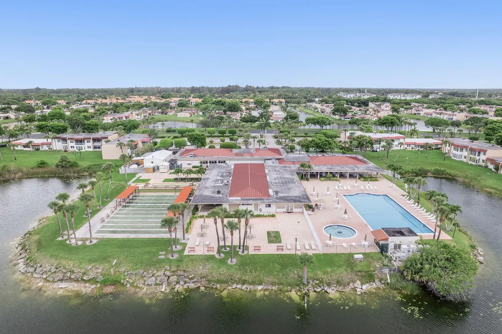 118 Lake Constance Drive West Palm Beach FL 33411