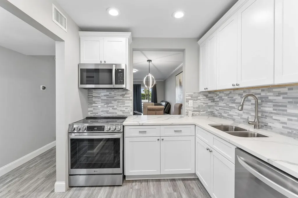 118 Lake Constance Drive West Palm Beach FL 33411