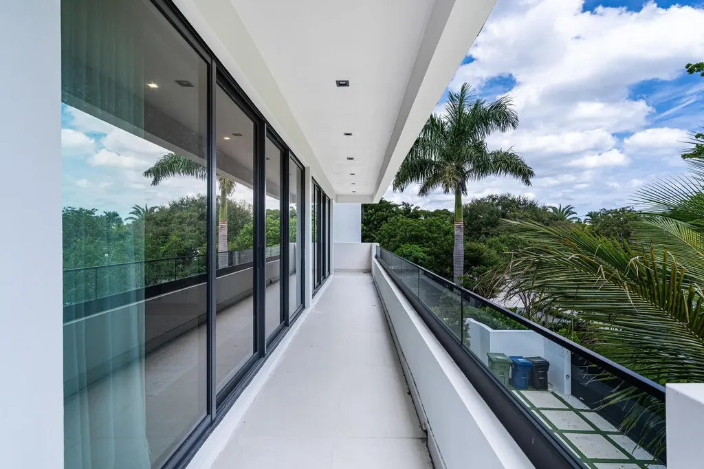 719 N Victoria Park Road Fort Lauderdale FL 33304