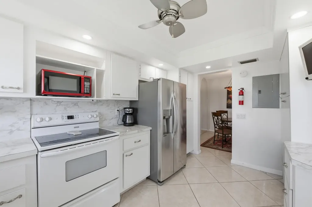 3836 Via Poinciana Greenacres FL 33467