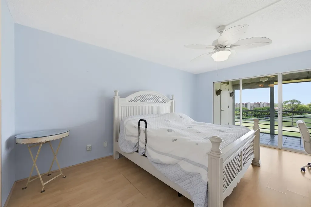 3836 Via Poinciana Greenacres FL 33467