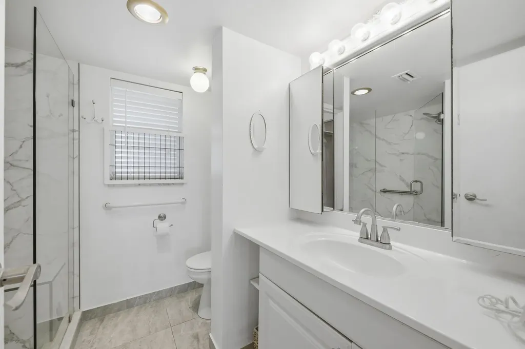 3836 Via Poinciana Greenacres FL 33467