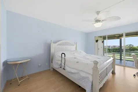 3836 Via Poinciana Greenacres FL 33467