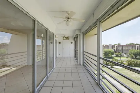 3836 Via Poinciana Greenacres FL 33467